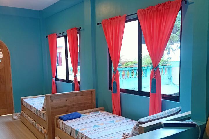 Room 32 of 85