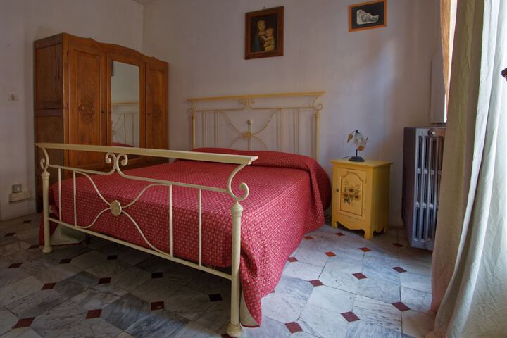 Room 4 of 4
