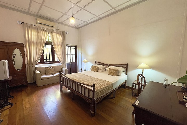 Room 28 of 60