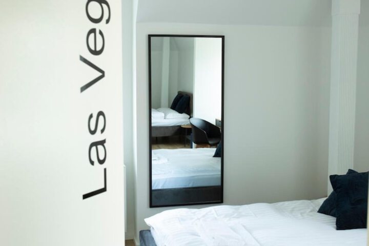 Room 15 of 69