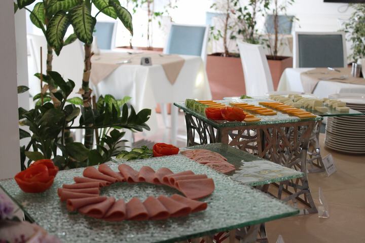 Dining 88 of 104
