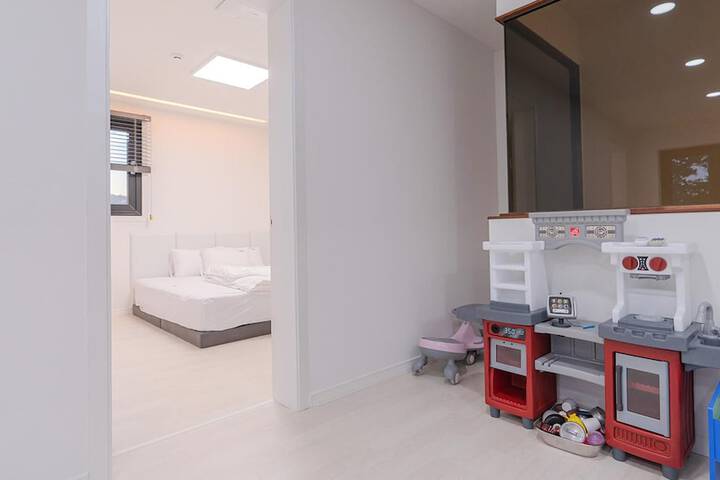 Room 141 of 188