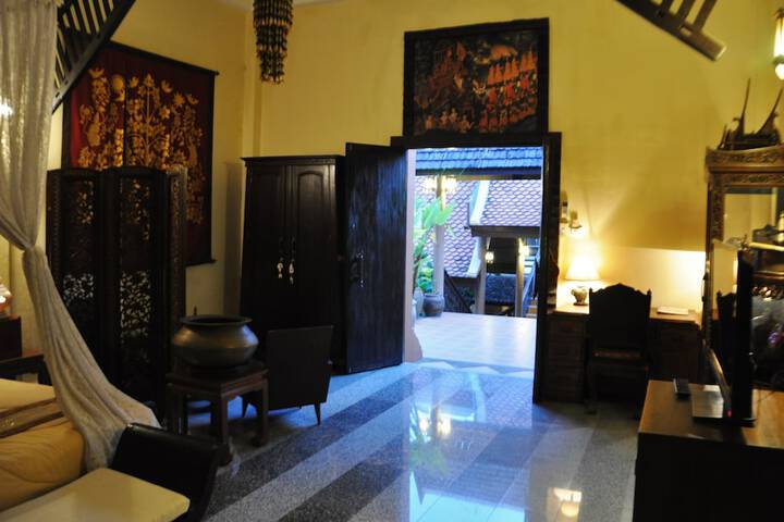 Room 30 of 161
