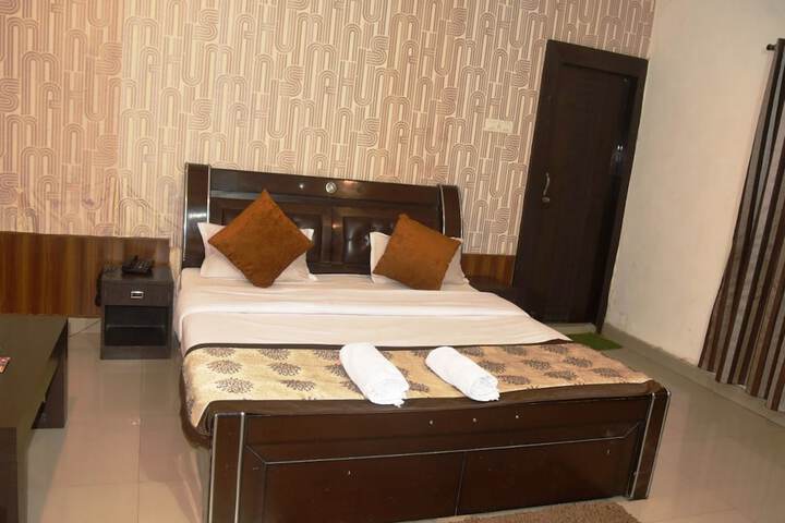 Room 5 of 22