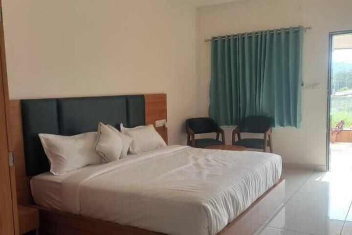 Room 3 of 13