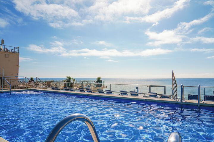 Hotel with Pool