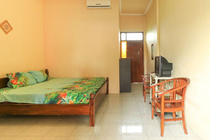 Room 4 of 33