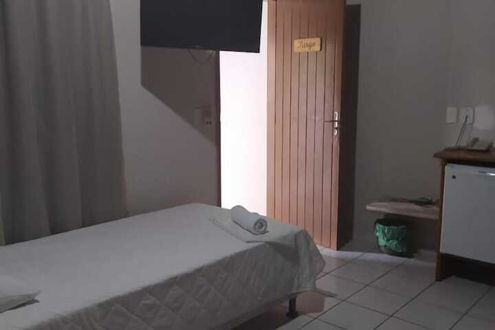 Room 16 of 82