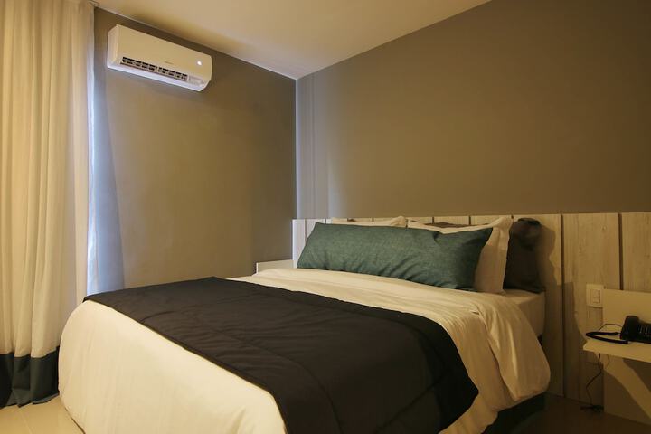 Room 6 of 28