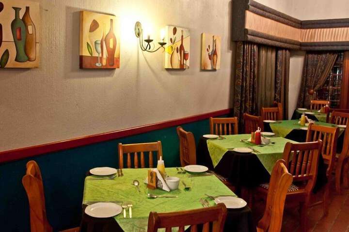 Dining 13 of 46