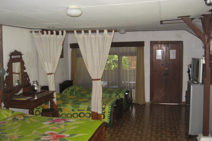 Room 7 of 122