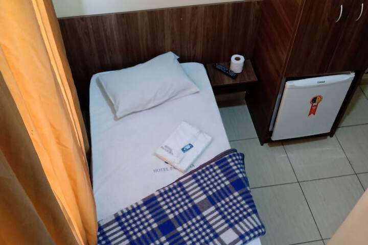 Room 6 of 45