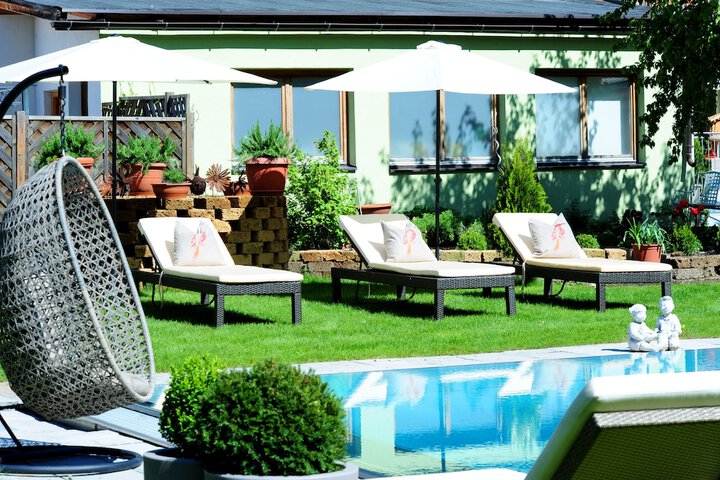 Pool 74 of 109