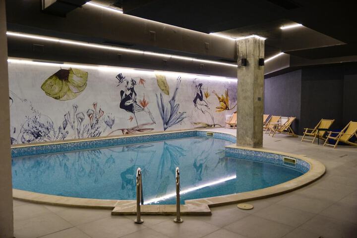 Pools & Facilities