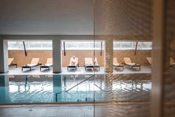 Pool 45 of 107