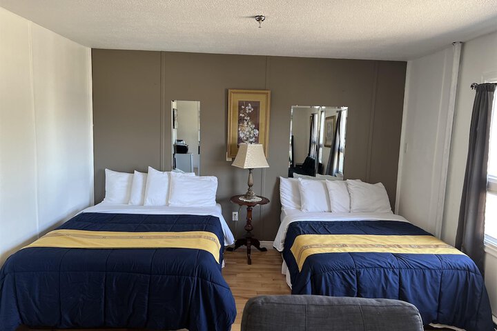 Room 32 of 65