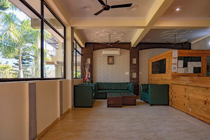 Hotel Interior 14 of 114