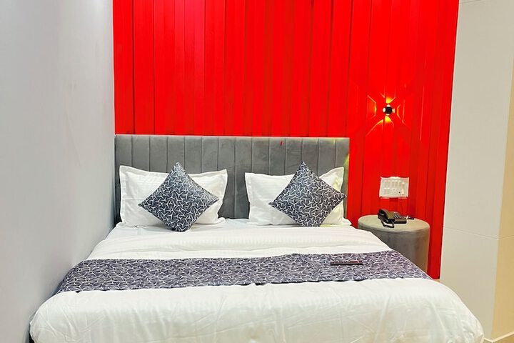 Room 11 of 20