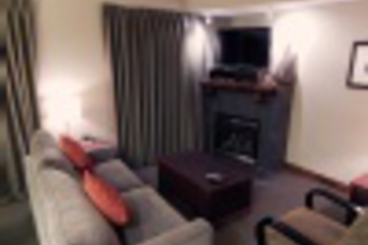 Room 52 of 192