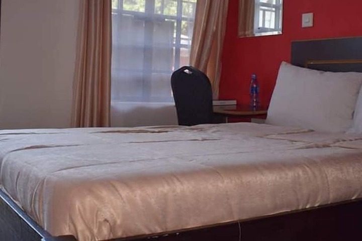 Room 16 of 35