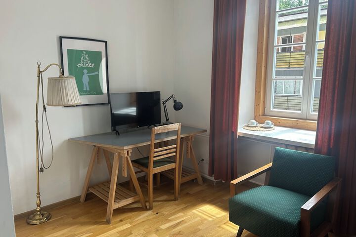 Room 33 of 63