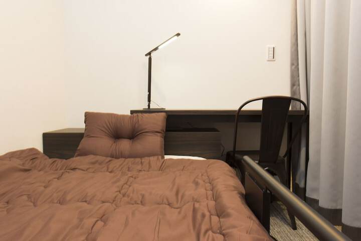 Room 10 of 42