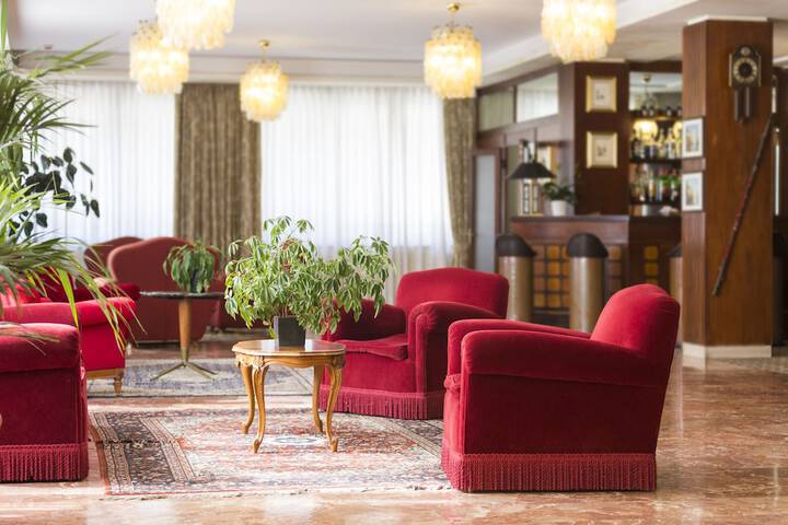 Guest Lobby