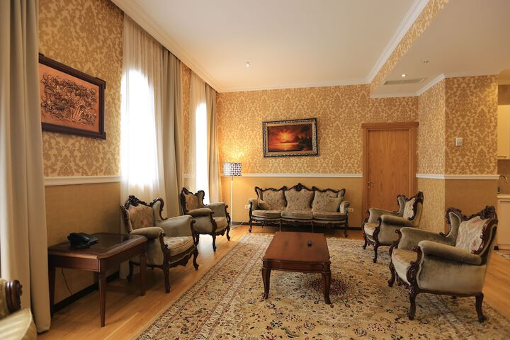 Room 27 of 45