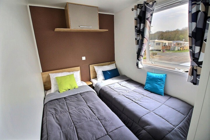 Room 9 of 50