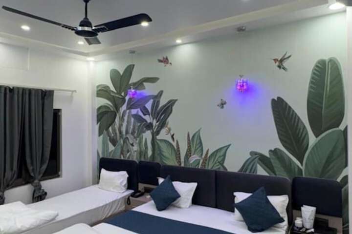 Room 13 of 29