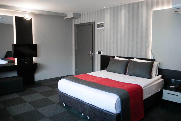 Room 17 of 85