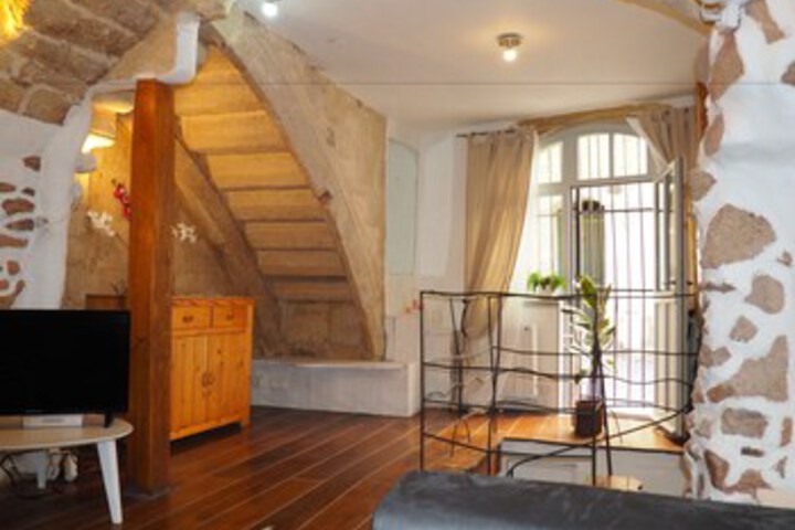 Room 9 of 30