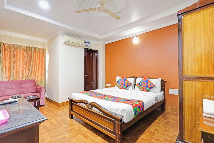 Room 10 of 30