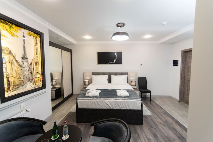 Room 15 of 131