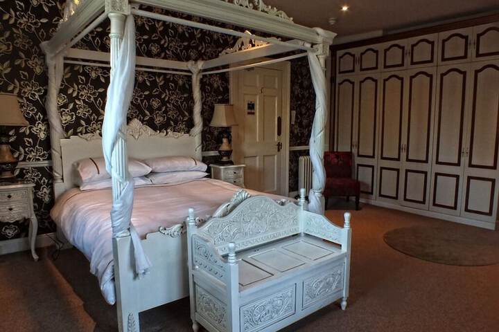 Room 7 of 30