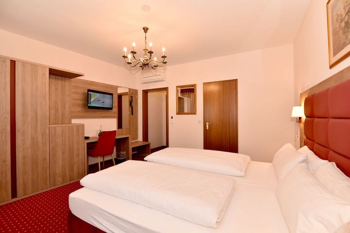 Room 19 of 57