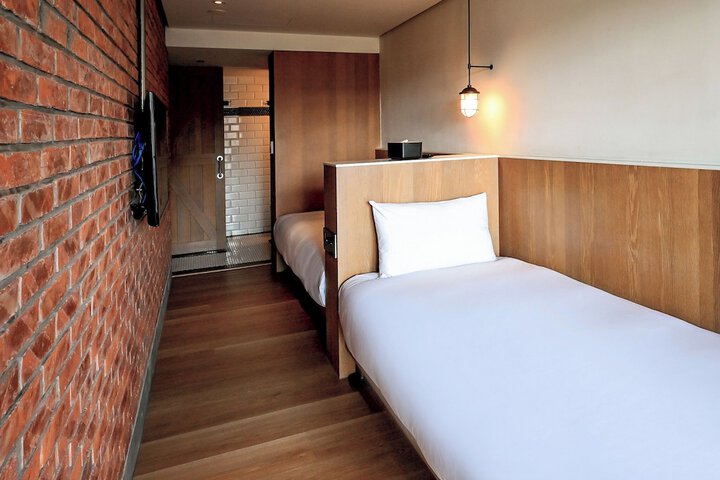 Room 32 of 55