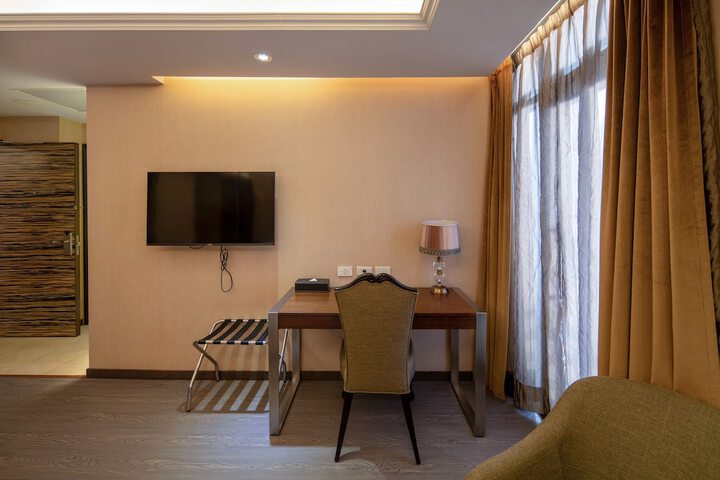 Room 46 of 120