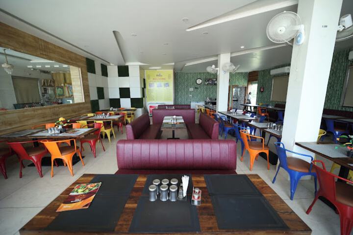 Room 12 of 25