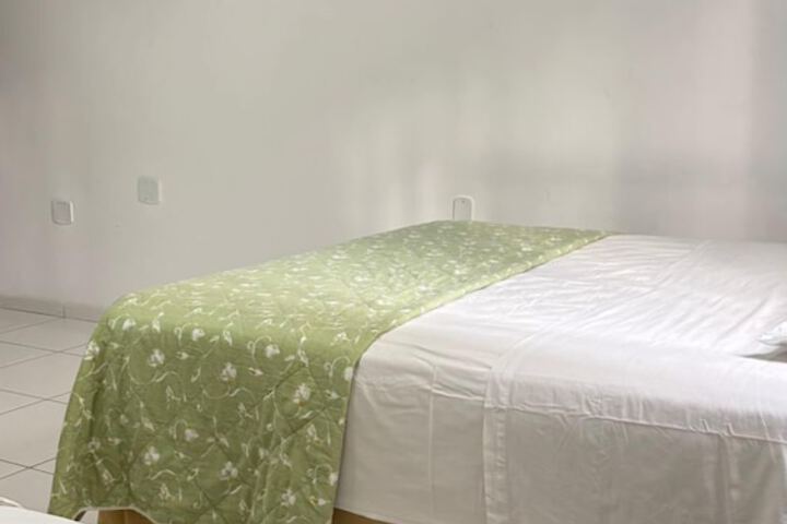 Room 4 of 12