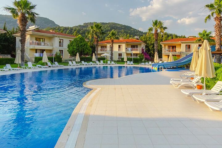 Hotel with Pool