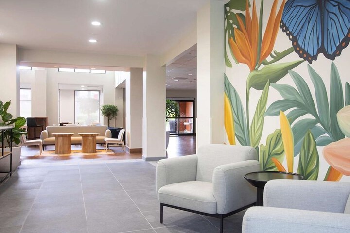 Entrance & Lobby