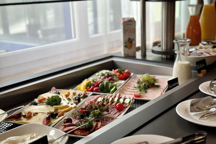 Dining 68 of 95