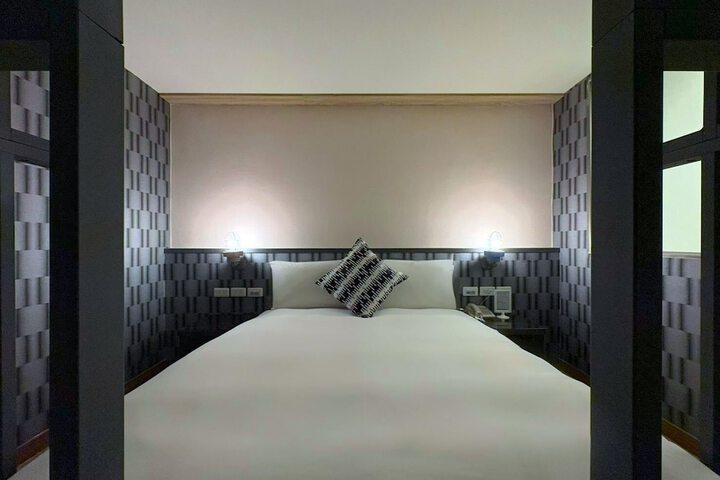 Room 33 of 45