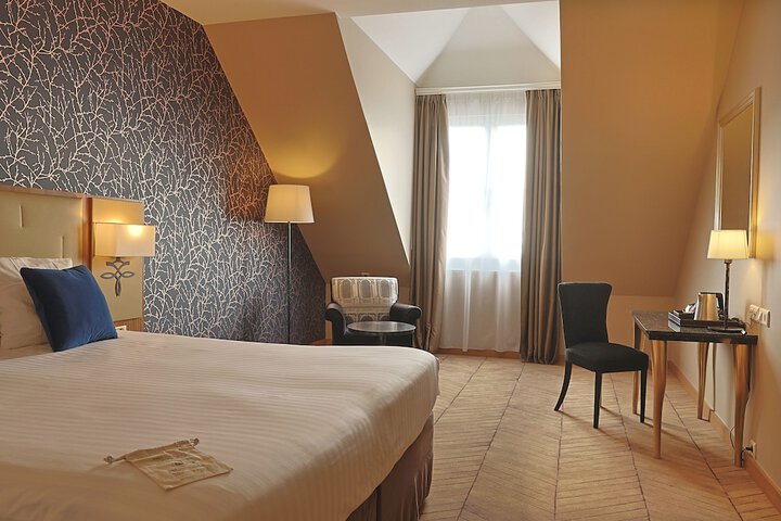 Room 17 of 72