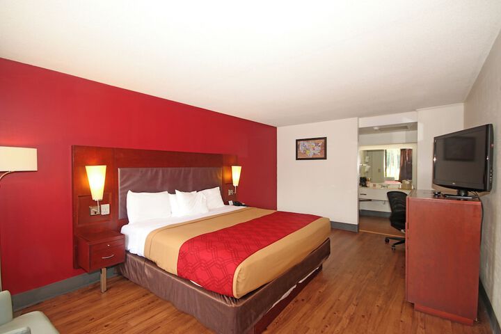 Room 6 of 15