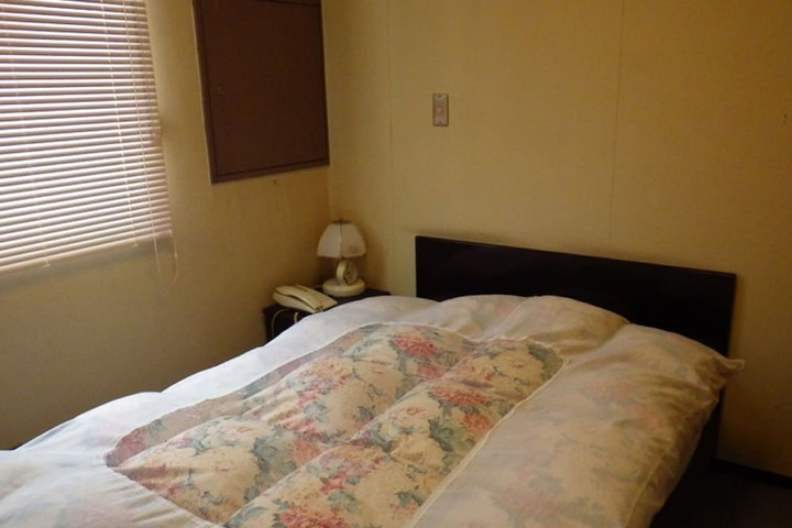 Room 14 of 26