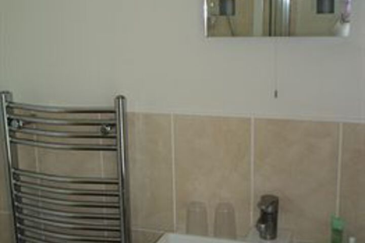 Room 4 of 16