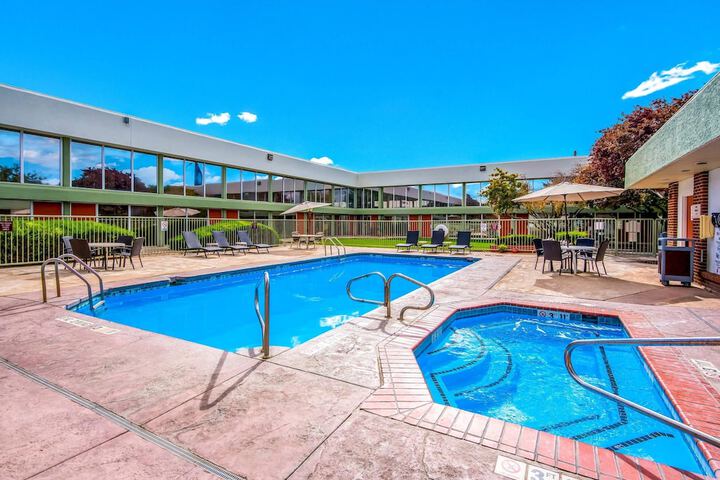 Pool 49 of 90