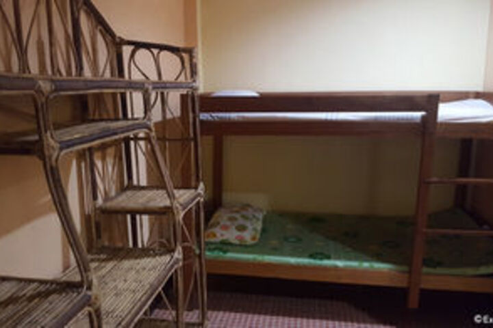 Room 12 of 28